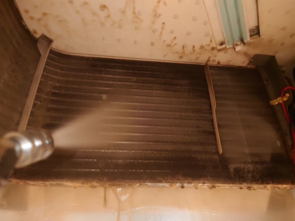 高圧洗浄による熱交換器のクリーニング後